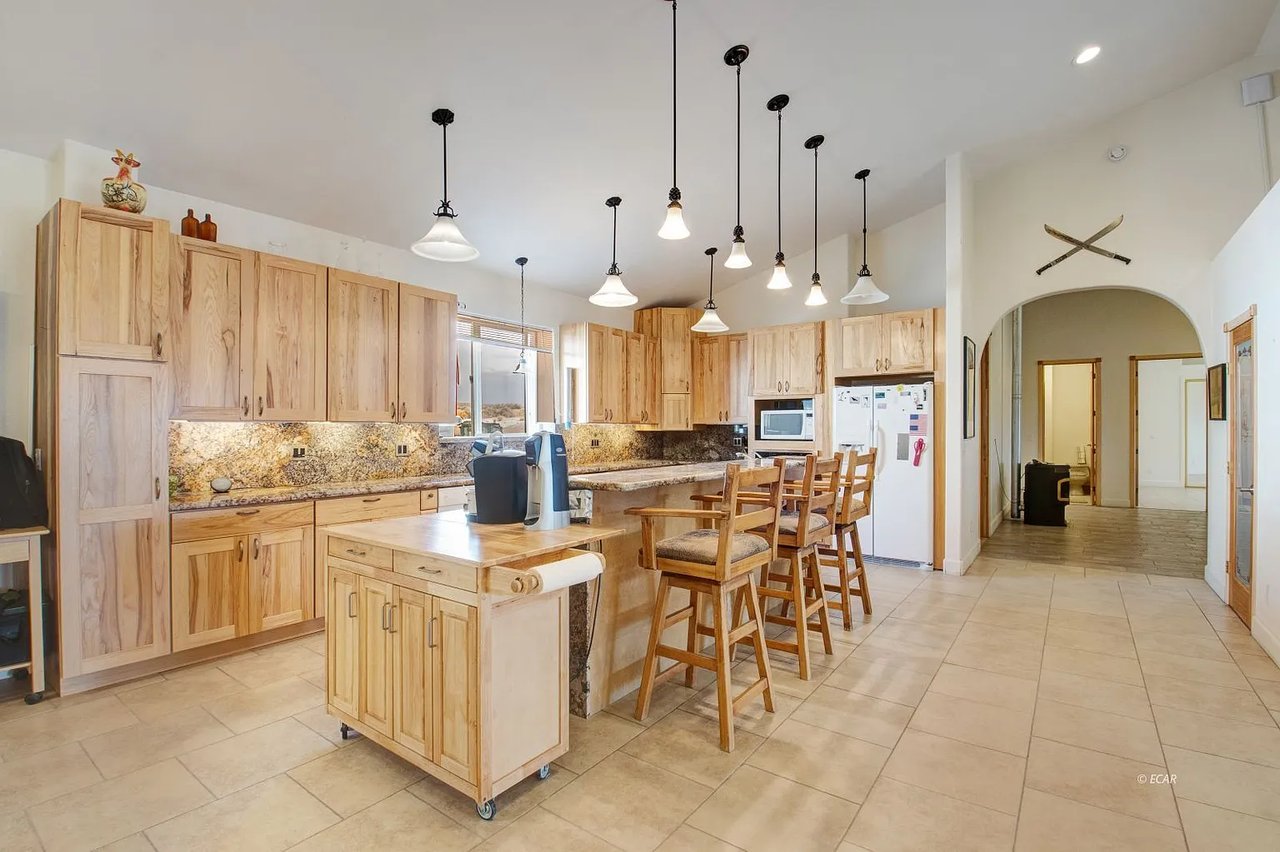 8826 Coal Mine Canyon Rd