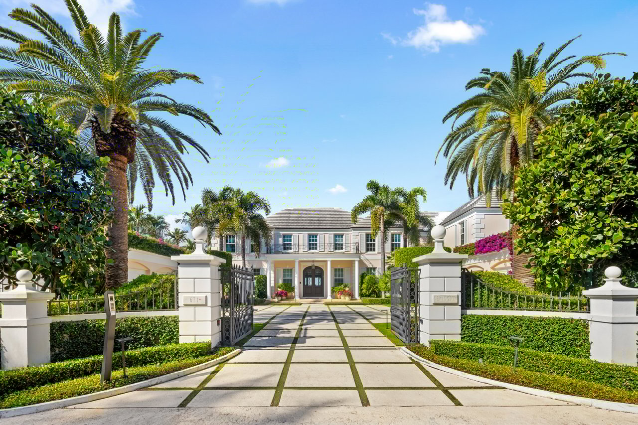 Georgian Waterfront Mansion on Everglades Island