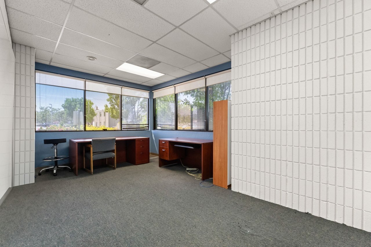 992 S De Anza Blvd