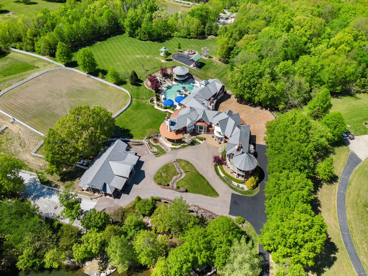 7 Hillside Court
