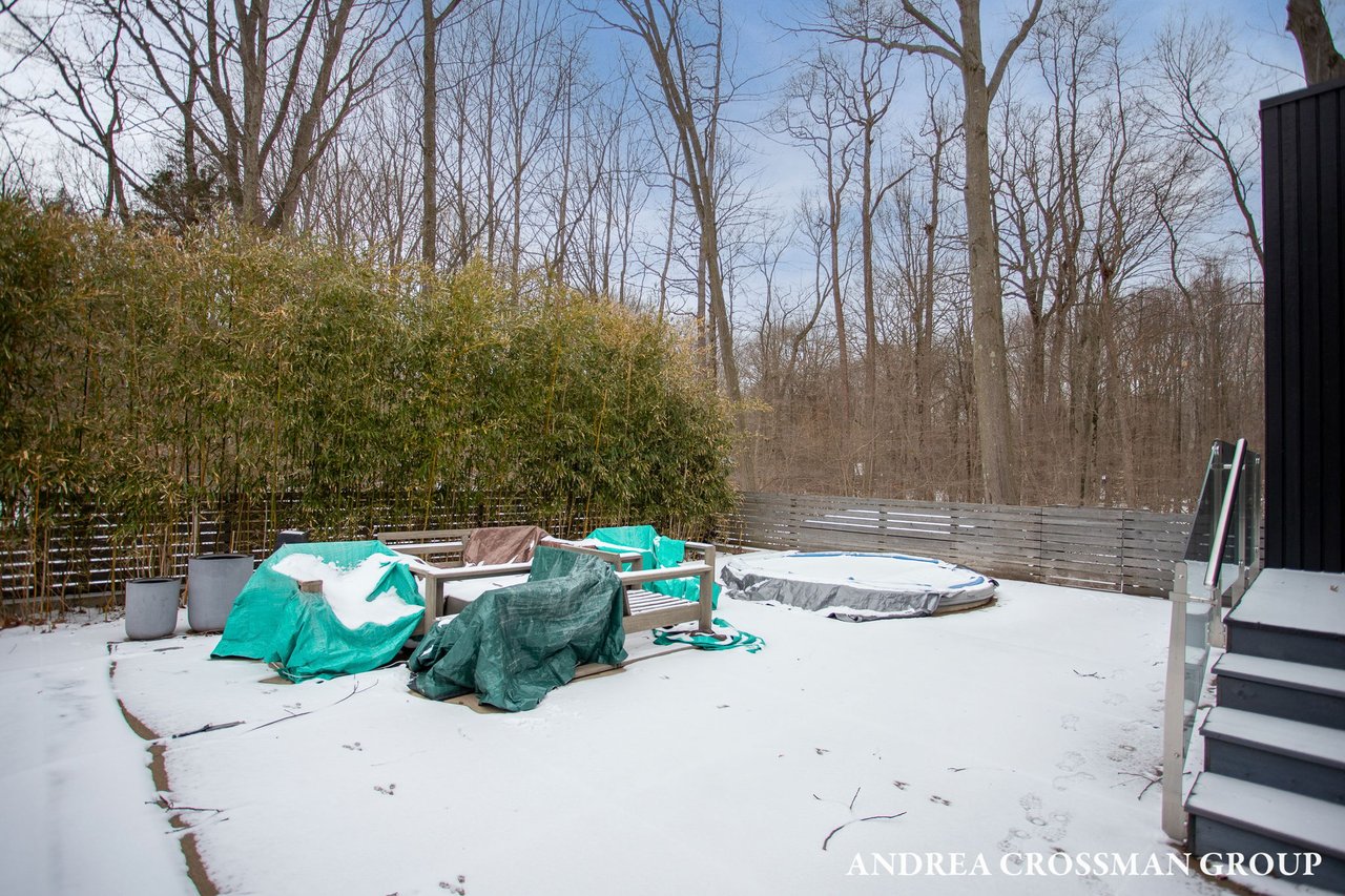 6919 Bendemeer Drive