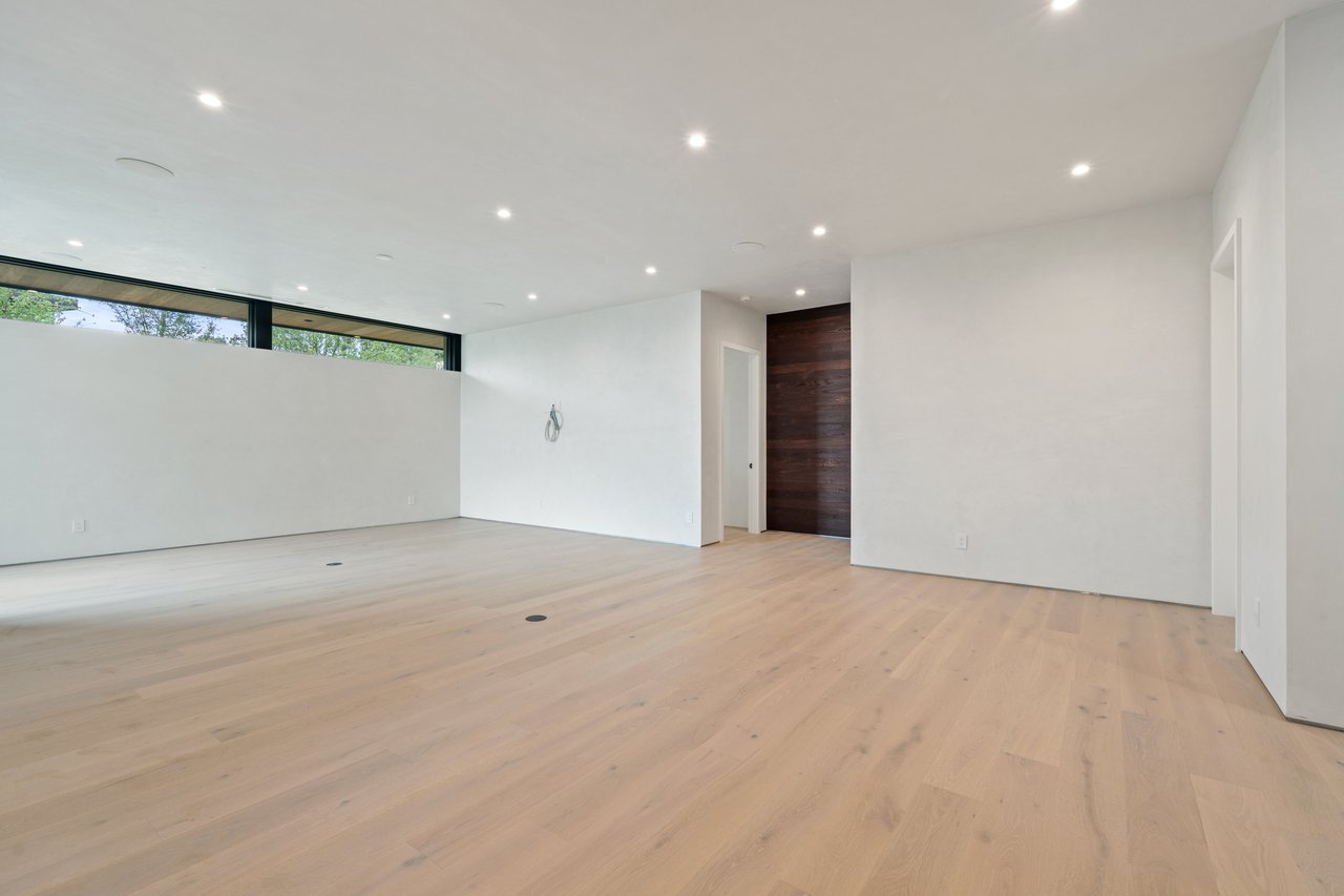 4909 Honey Daisy Way