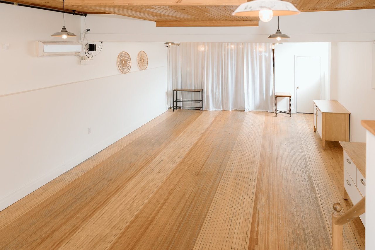 208A Main Street South