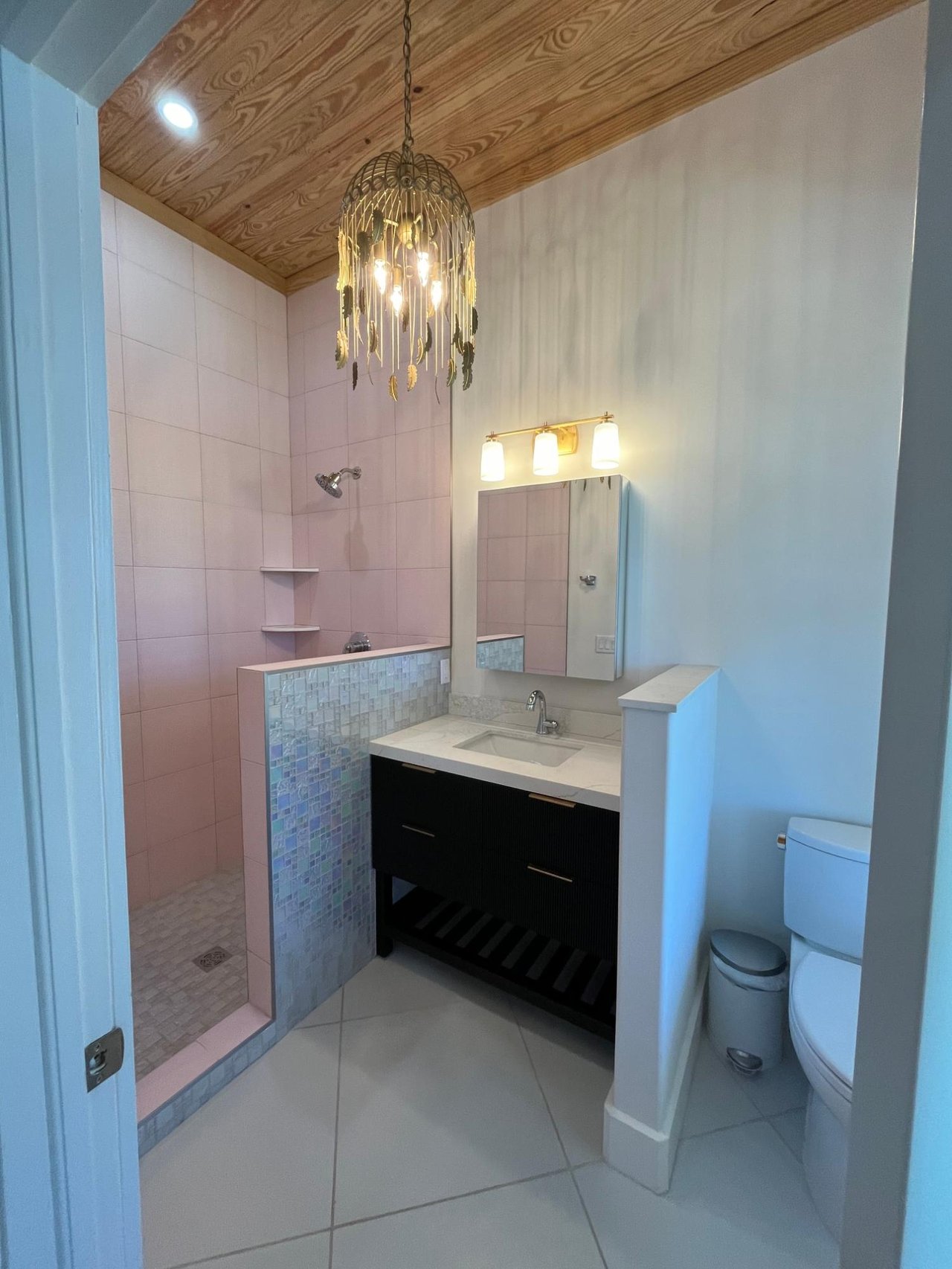 Sunnyside, Treasure Cay 