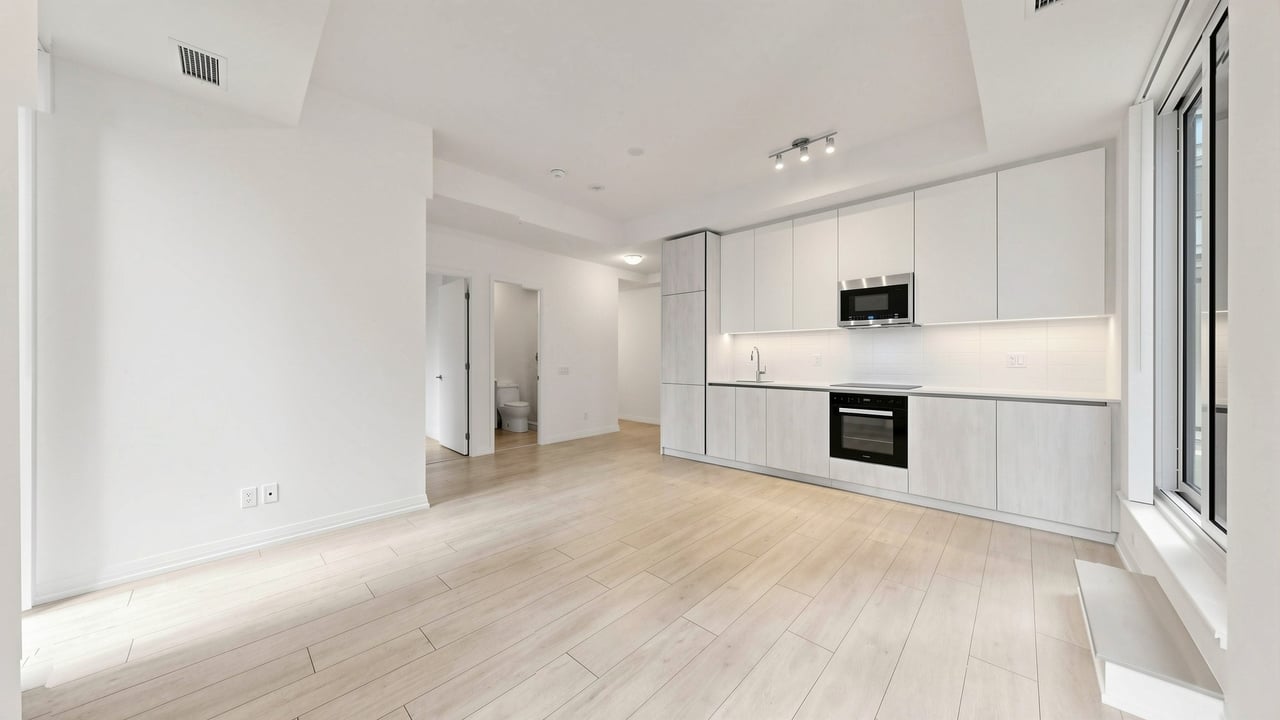 Luxury King West Residence