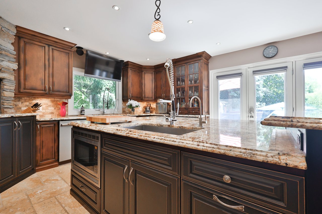 24 School Street, Waterdown