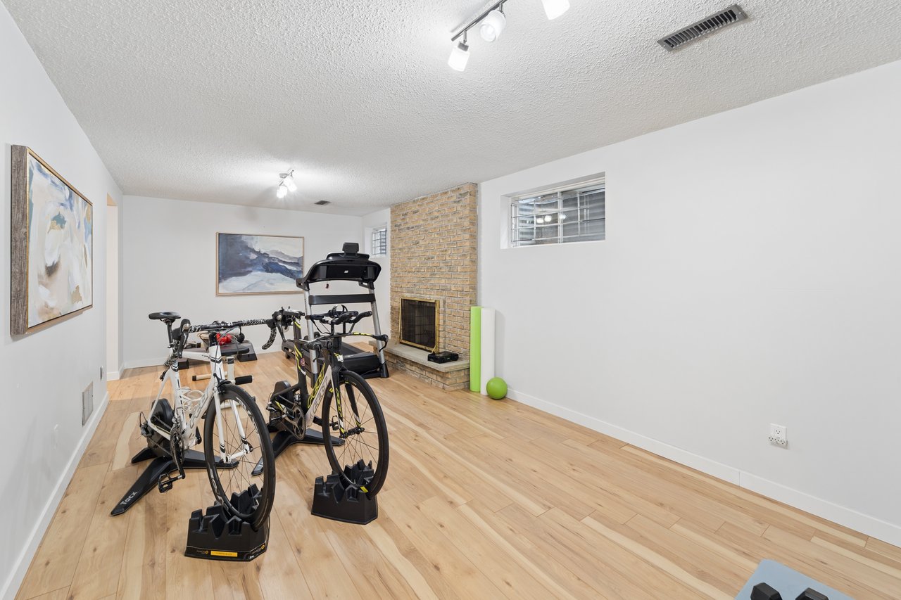 1156 Gloucester Square