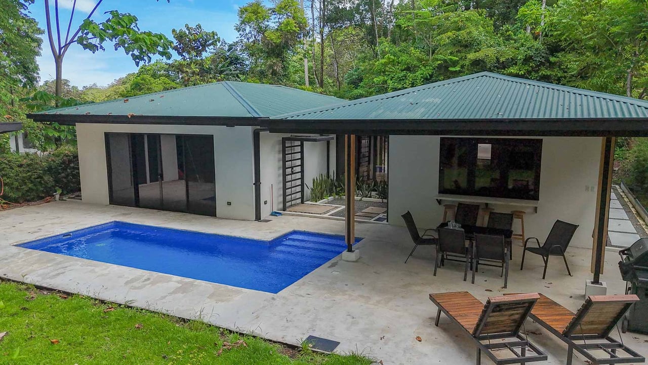 Rainforest Home with River, Jungle Trails & Pool in Ojochal