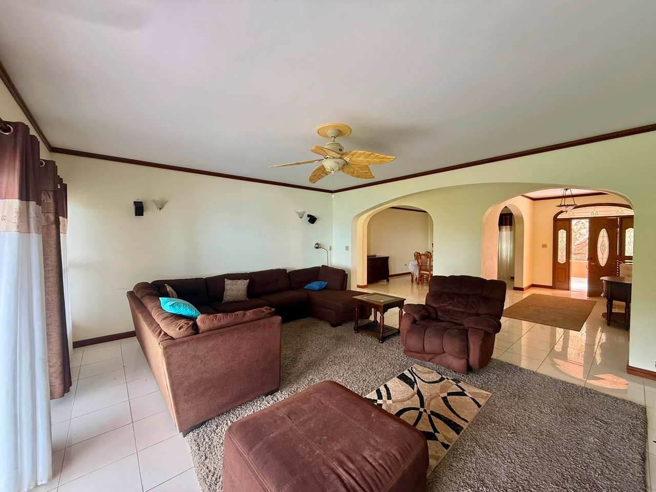 1152 Mount Healthy 3 Bedroom Apartment