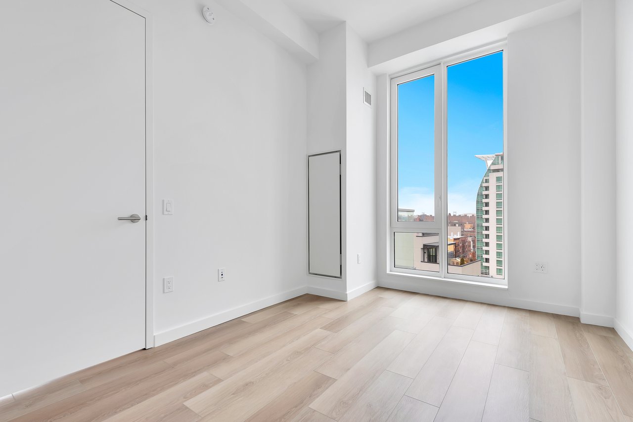 29-17 40th Ave, 401