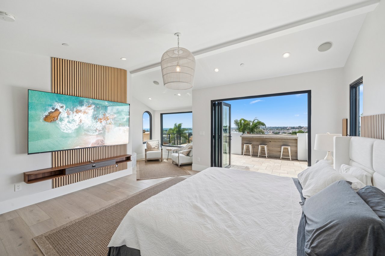 312 Carnation Avenue