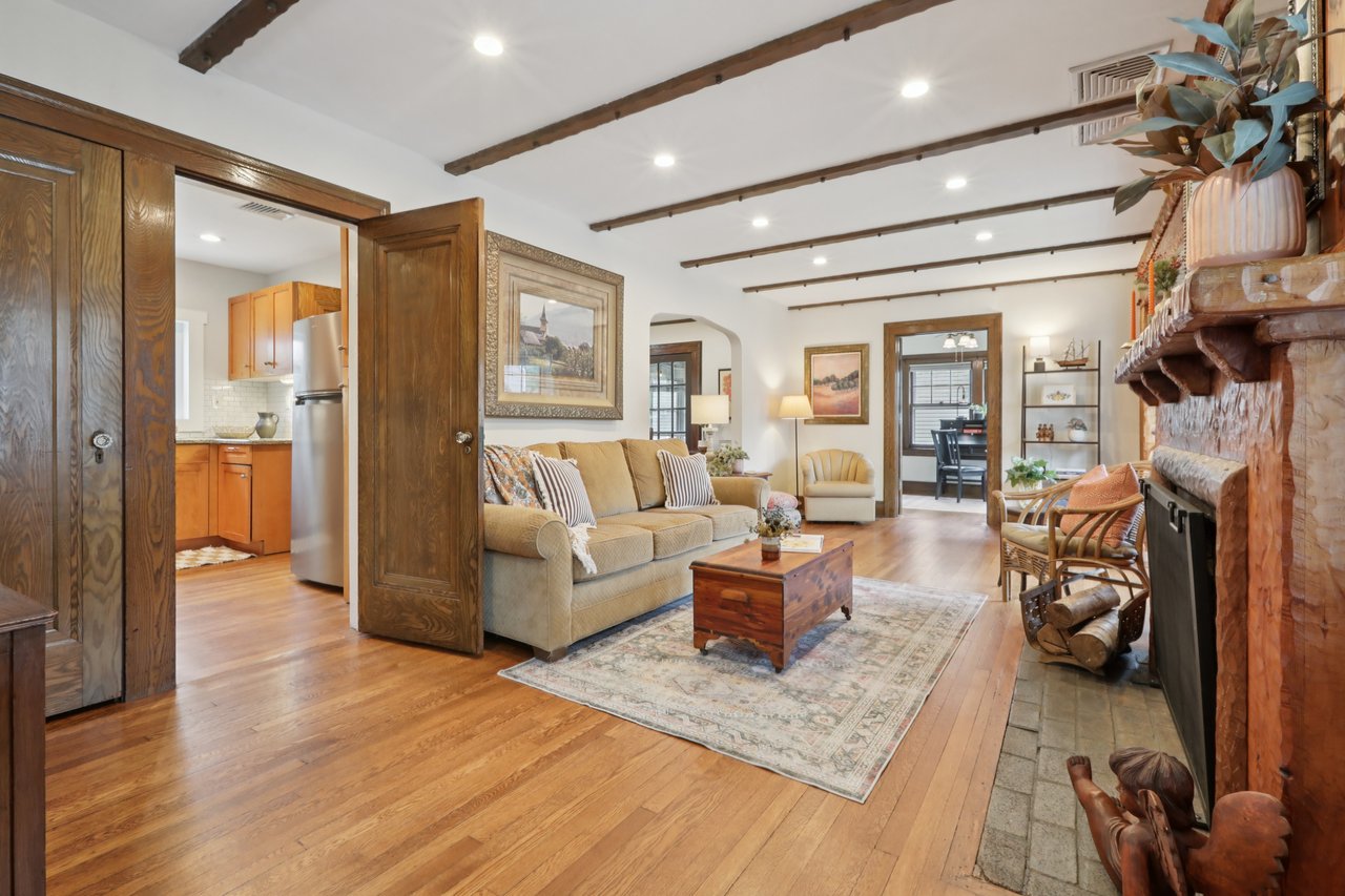 62 Hillside Ave