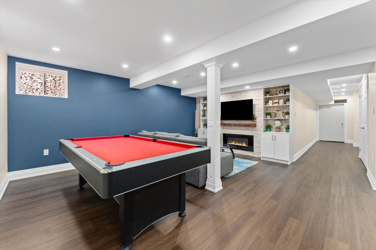 17 Holroyd St