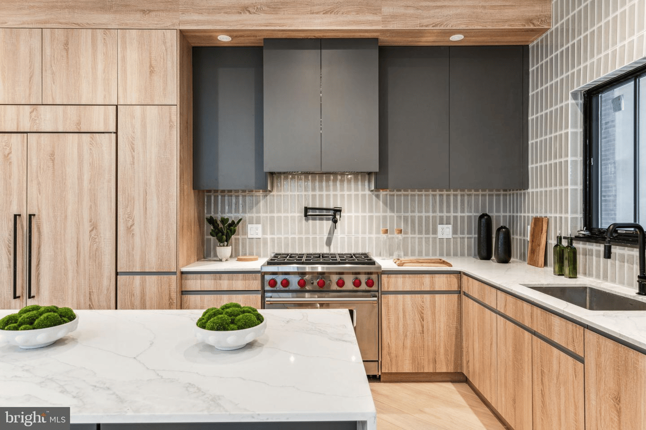 336 S Hicks St, Philadelphia, PA 19102