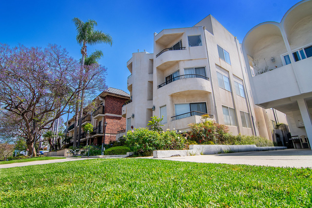 916 S. Shenandoah St. # 1