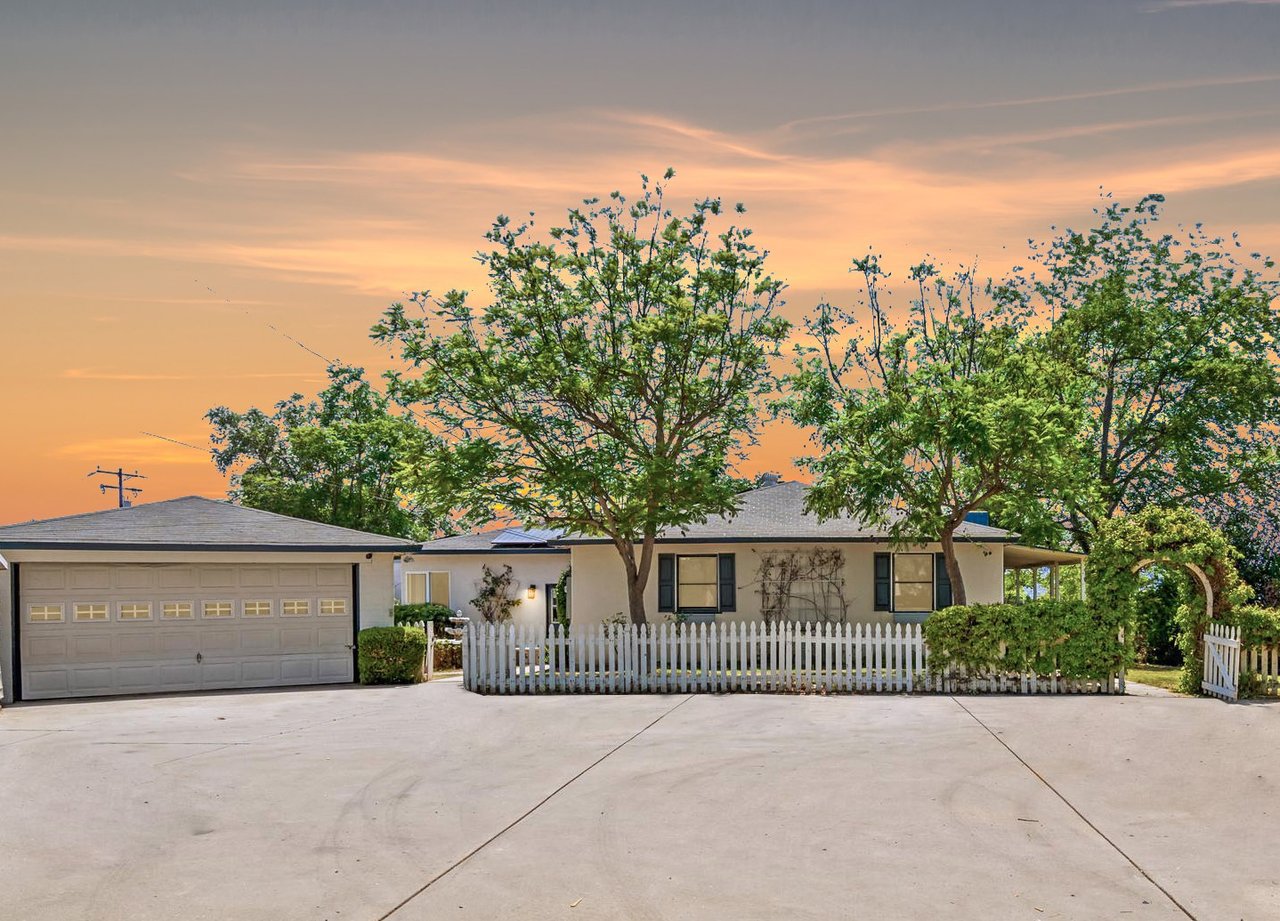 3261 Mary Ln