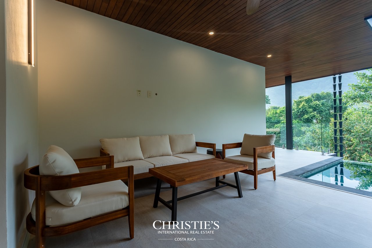 New Modern Tropical Villa 