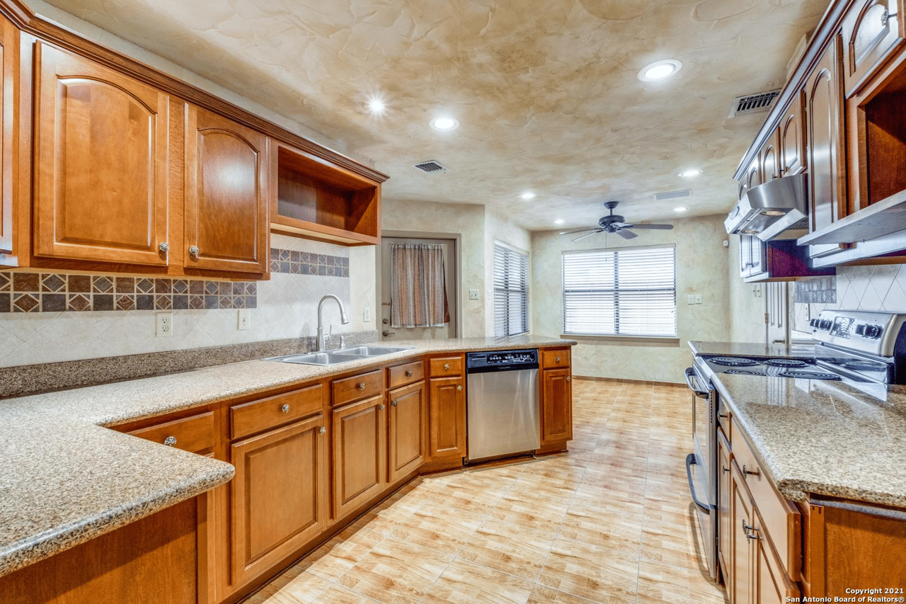 8234 Elm Glade