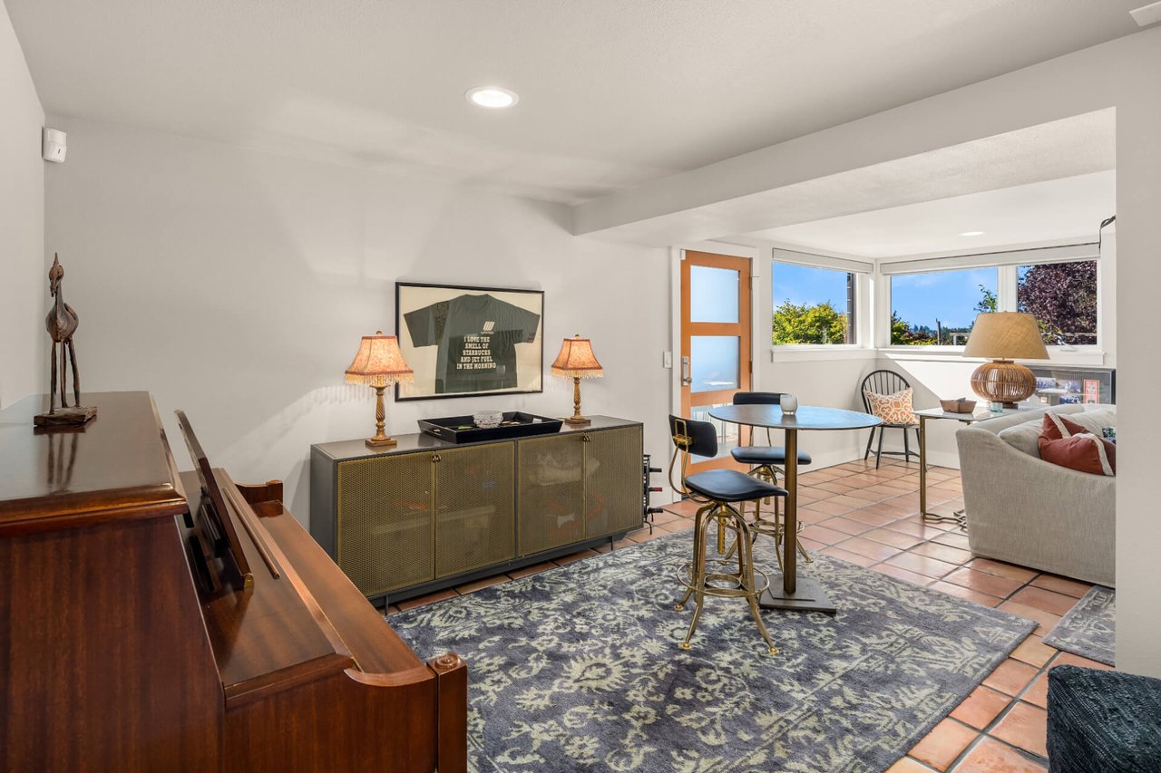 4105 SW Holly Street