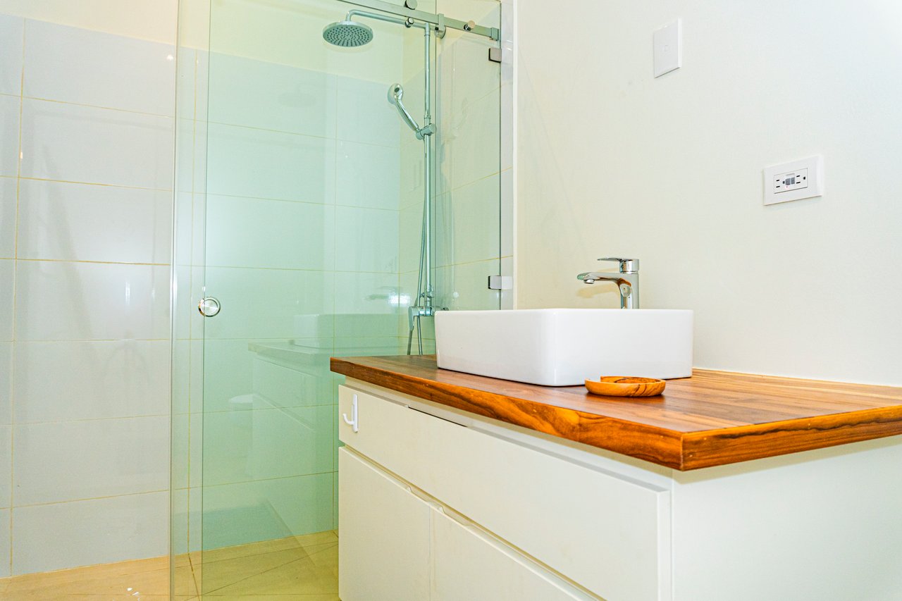 Modern Elegance Meets Tropical Lifestyle in Uvita