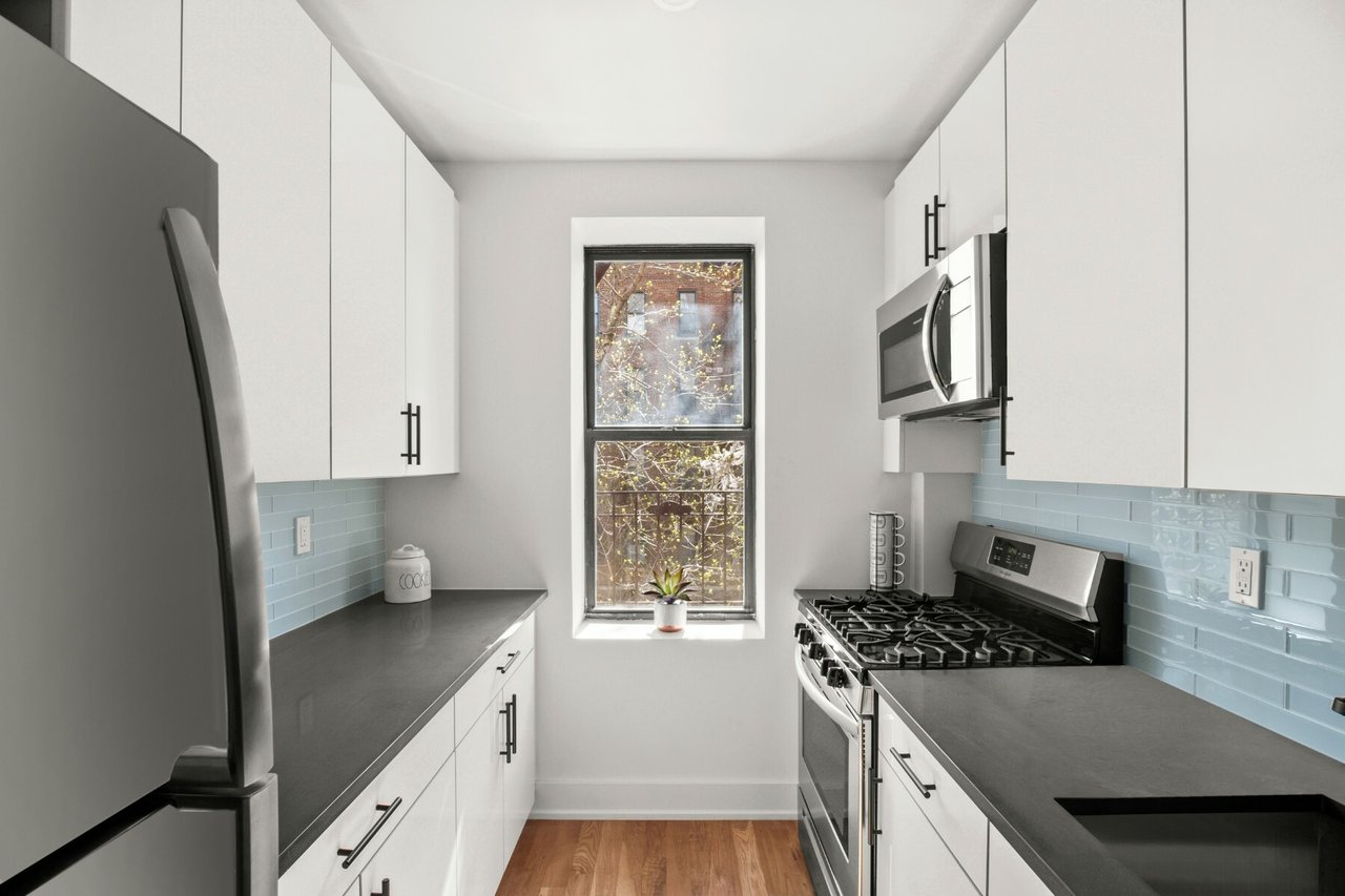 32-86 33rd Street #C5