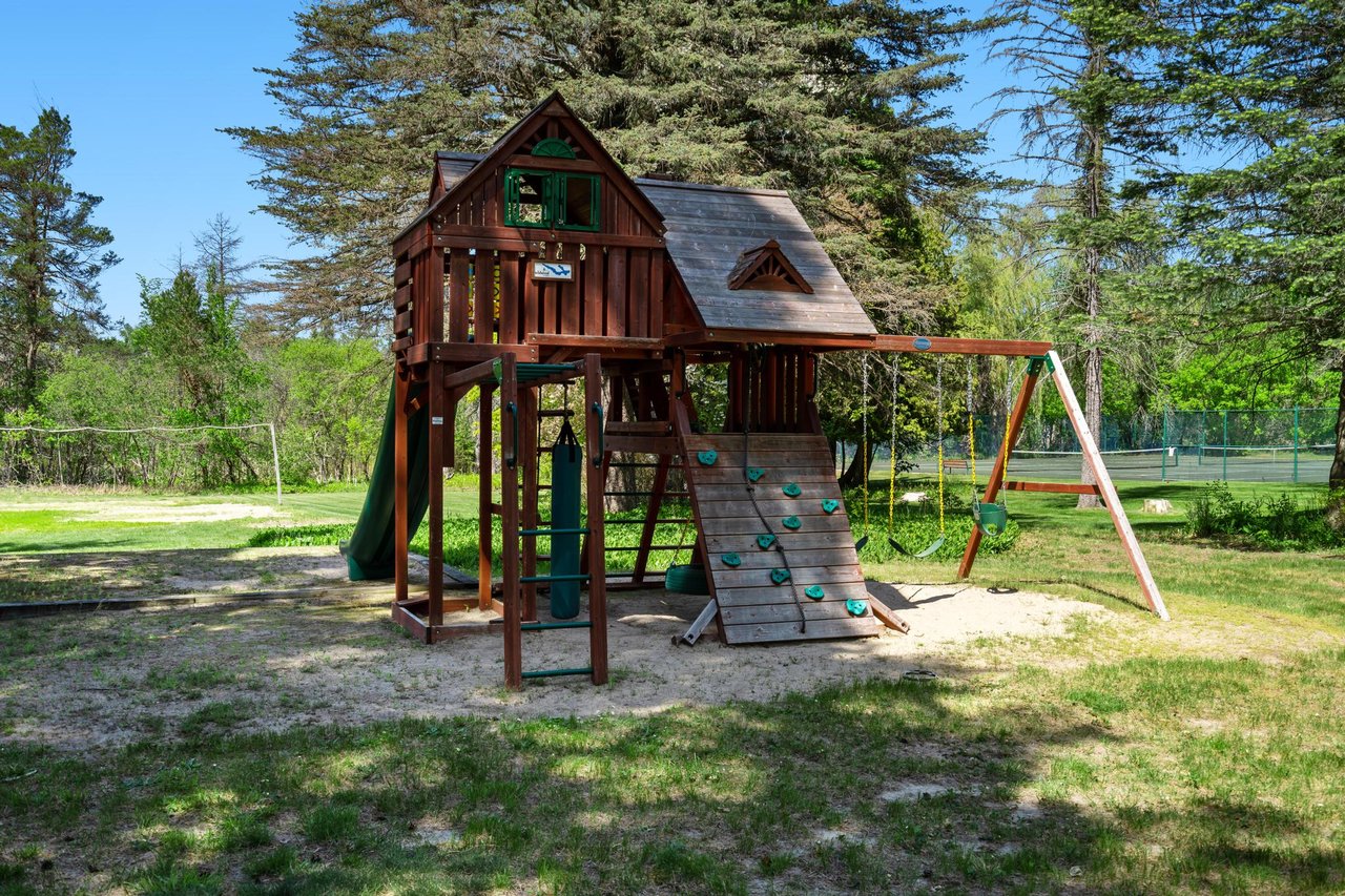 Wildwood Condo, Walloon Lake