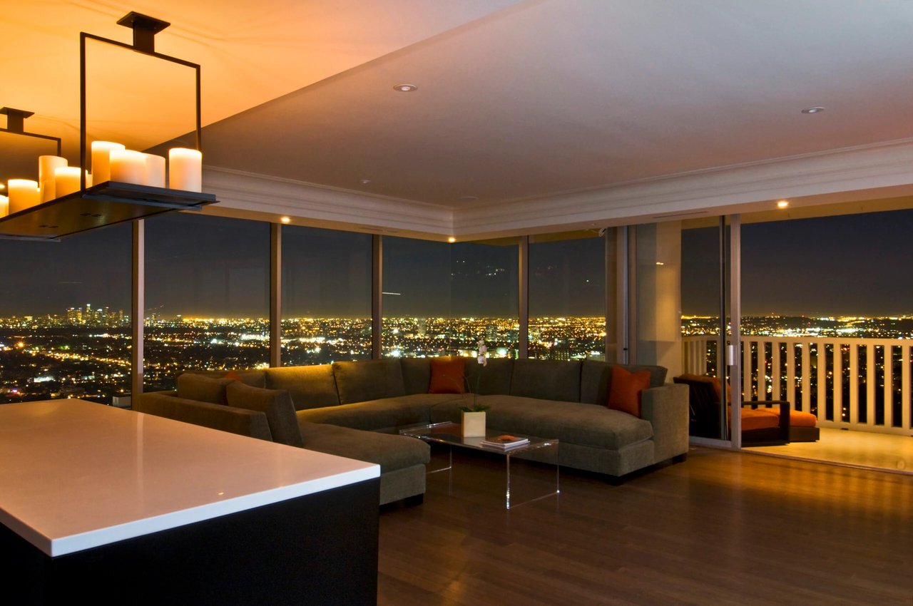 Matthew Perry puts his WeHo condo on the market