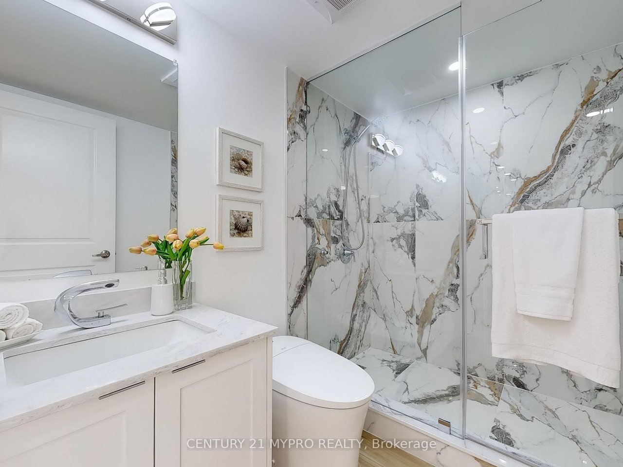 HOLLYWOOD PLAZA PENTHOUSE