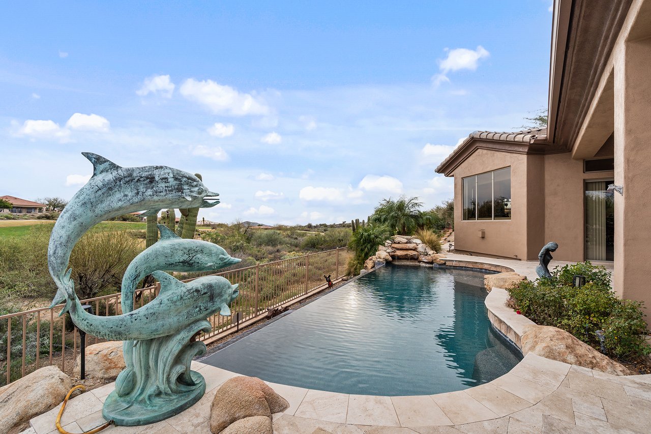 9657 E PEREGRINE Place