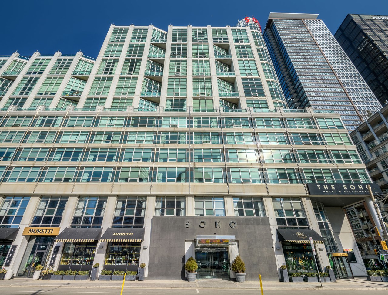 36 Blue Jays Way Unit: 528