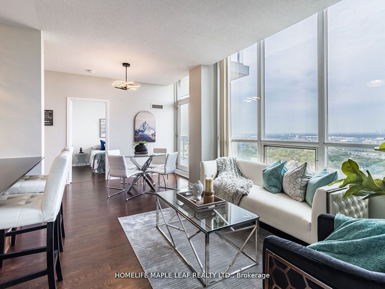 LAKESHORE PENTHOUSE