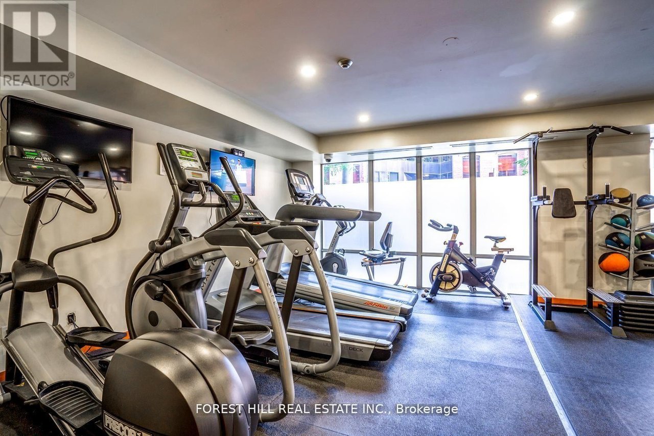 255 Richmond St E, #816