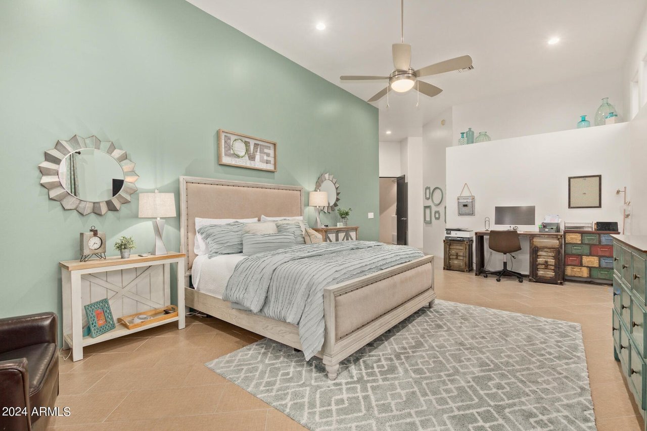 1540 E Villa Theresa