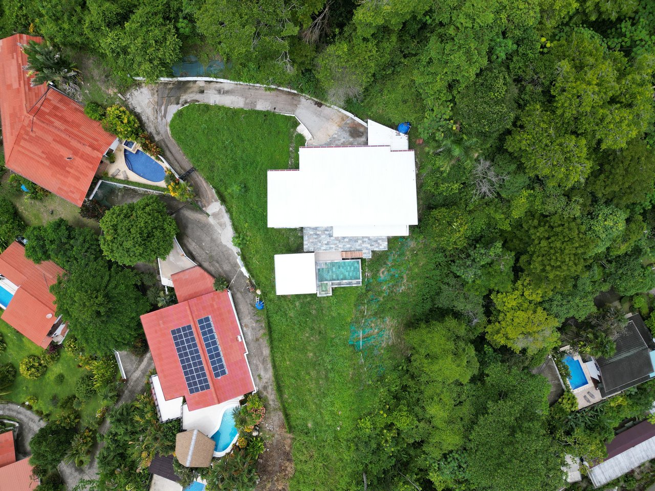 Modern Elegance Meets Incomparable Views, 3BDR&3Baths Home