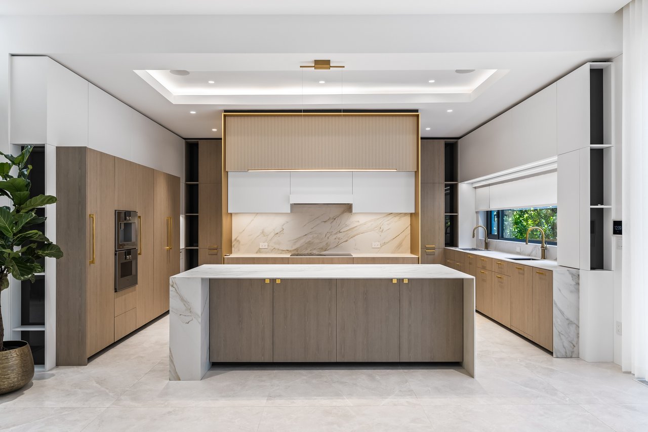 Pinnacle Of Modern Luxury Living