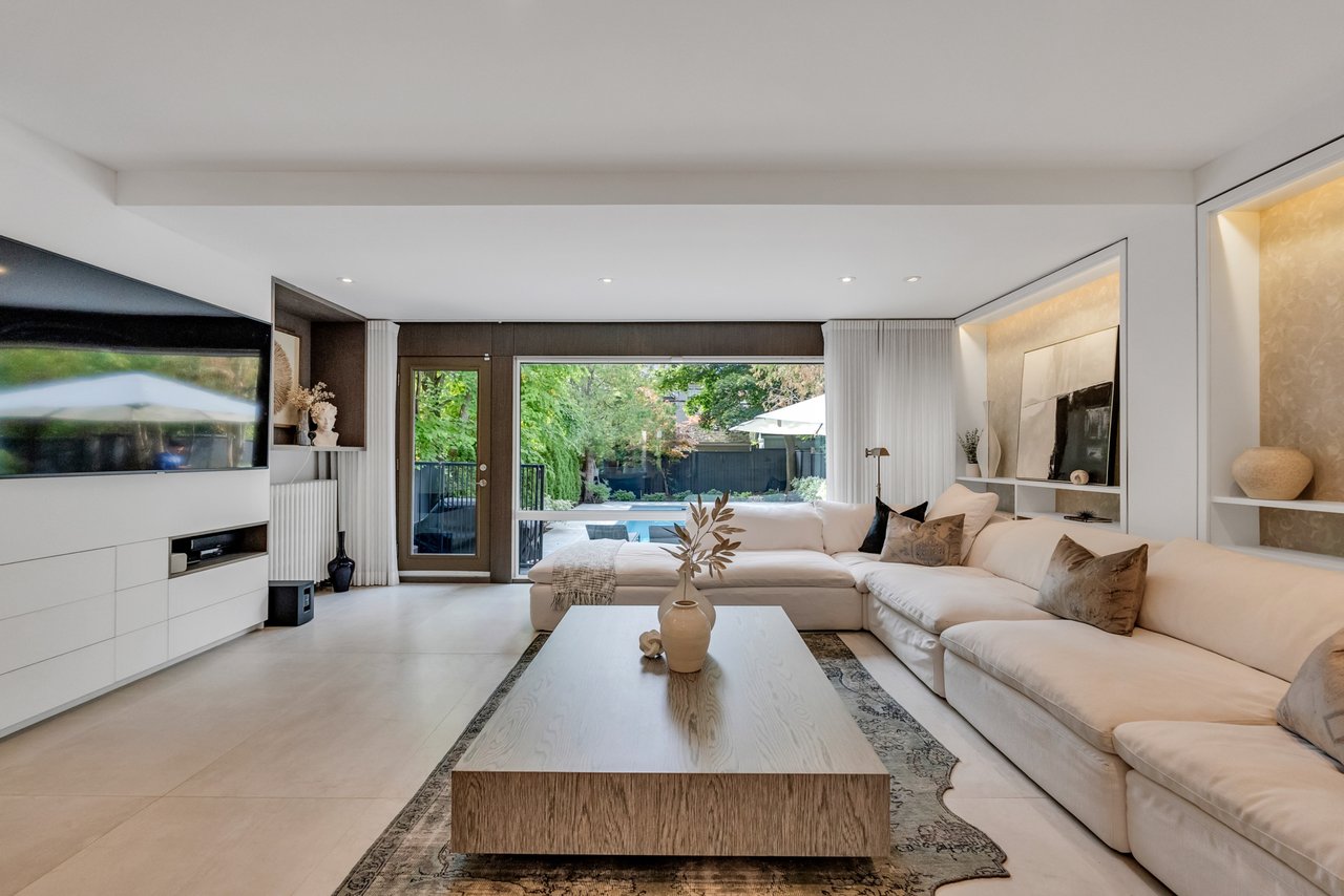 Gorgeous Upgraded Residence