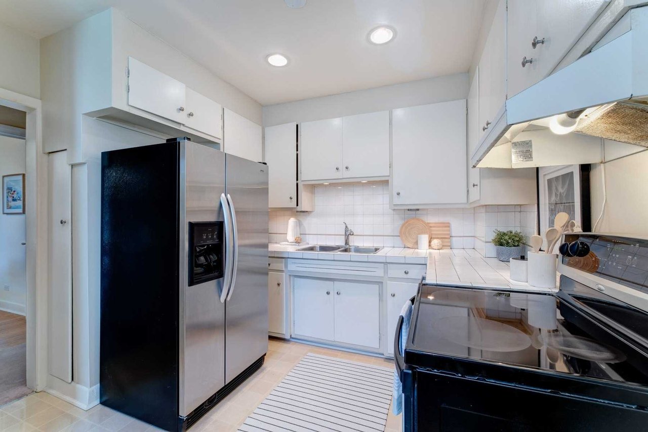 215 Lee Ave