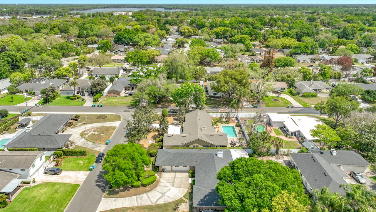 Mid-Century Modern 4-Bedroom in Dommerich Hills, Maitland