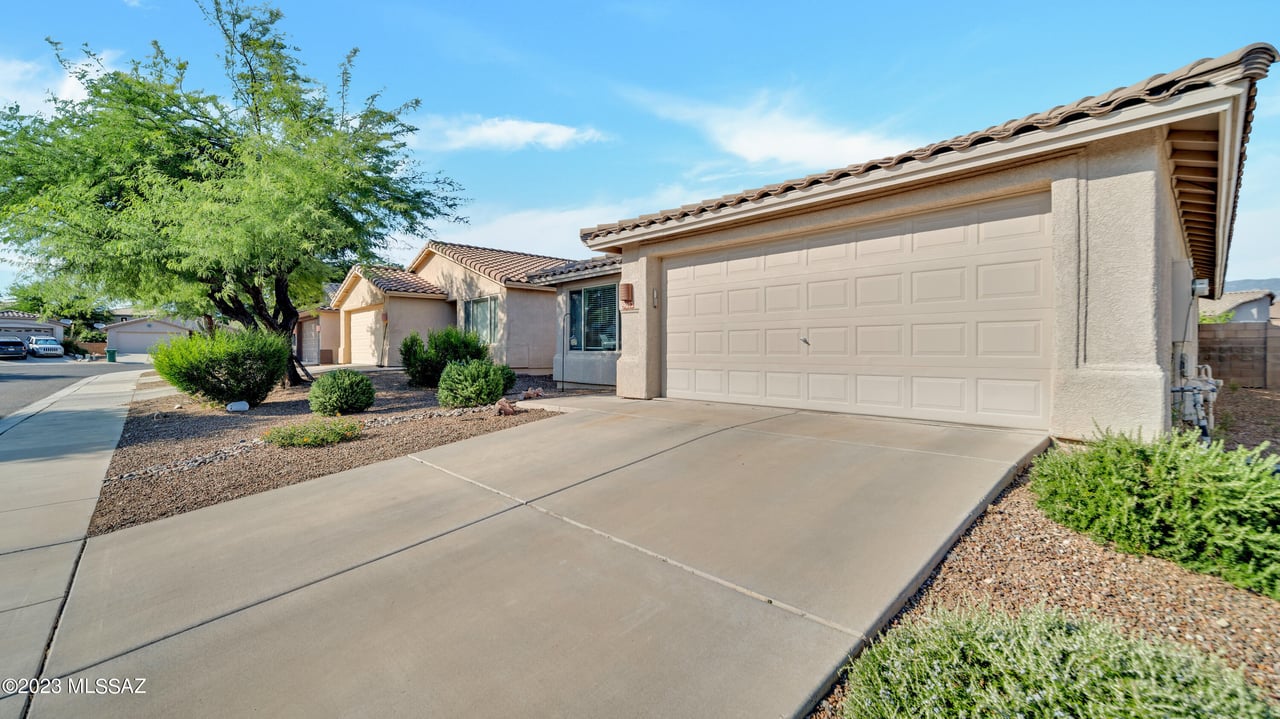 9052 N Sweet Acacia Pl