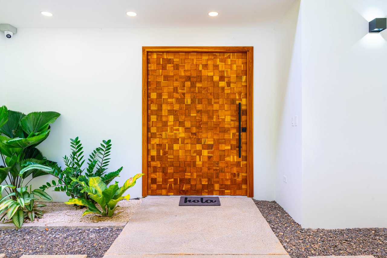 Luxury 4-Bed Home with Ocean & Jungle Views in Ojochal