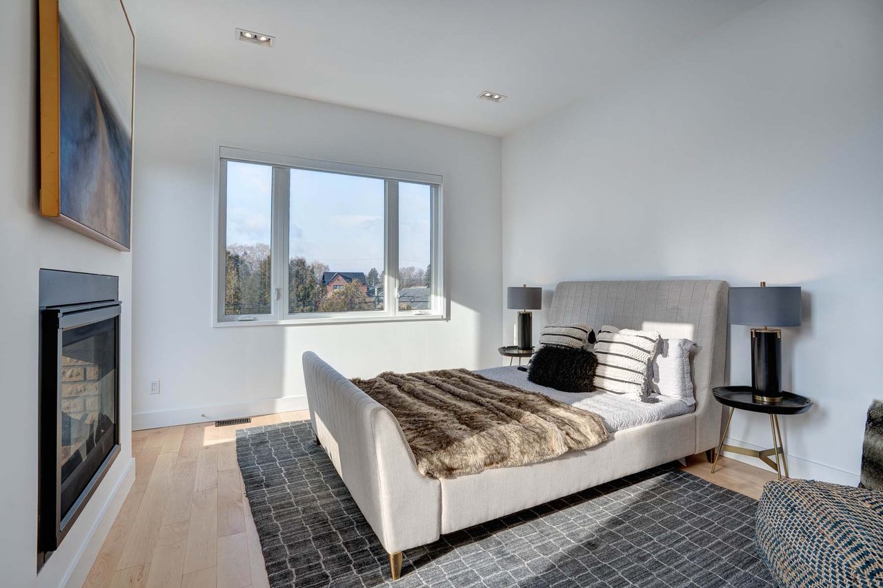302 Linsmore Cres
