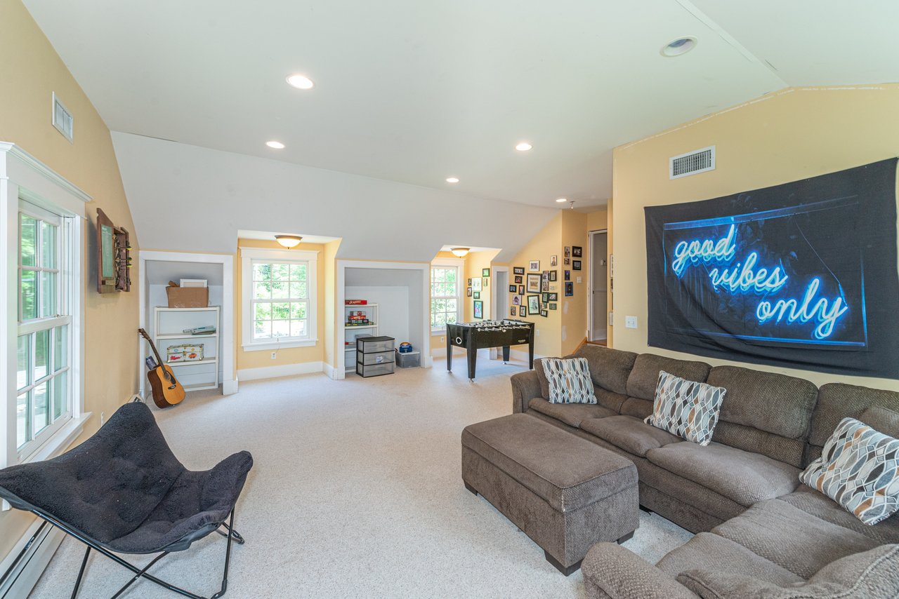 140 Decker Rd