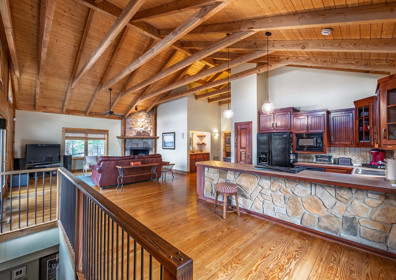3406 Thunder Point