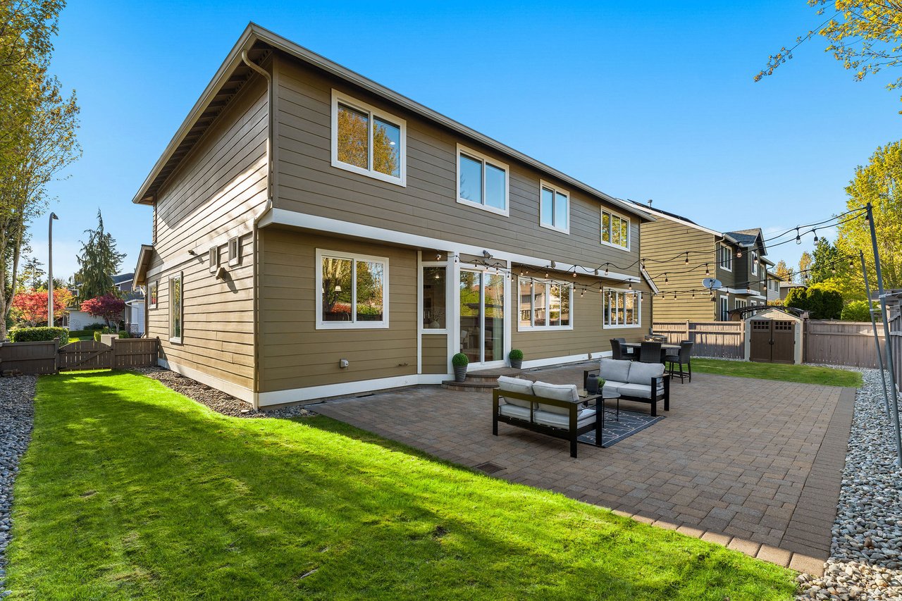 202 Chelan Ct NE