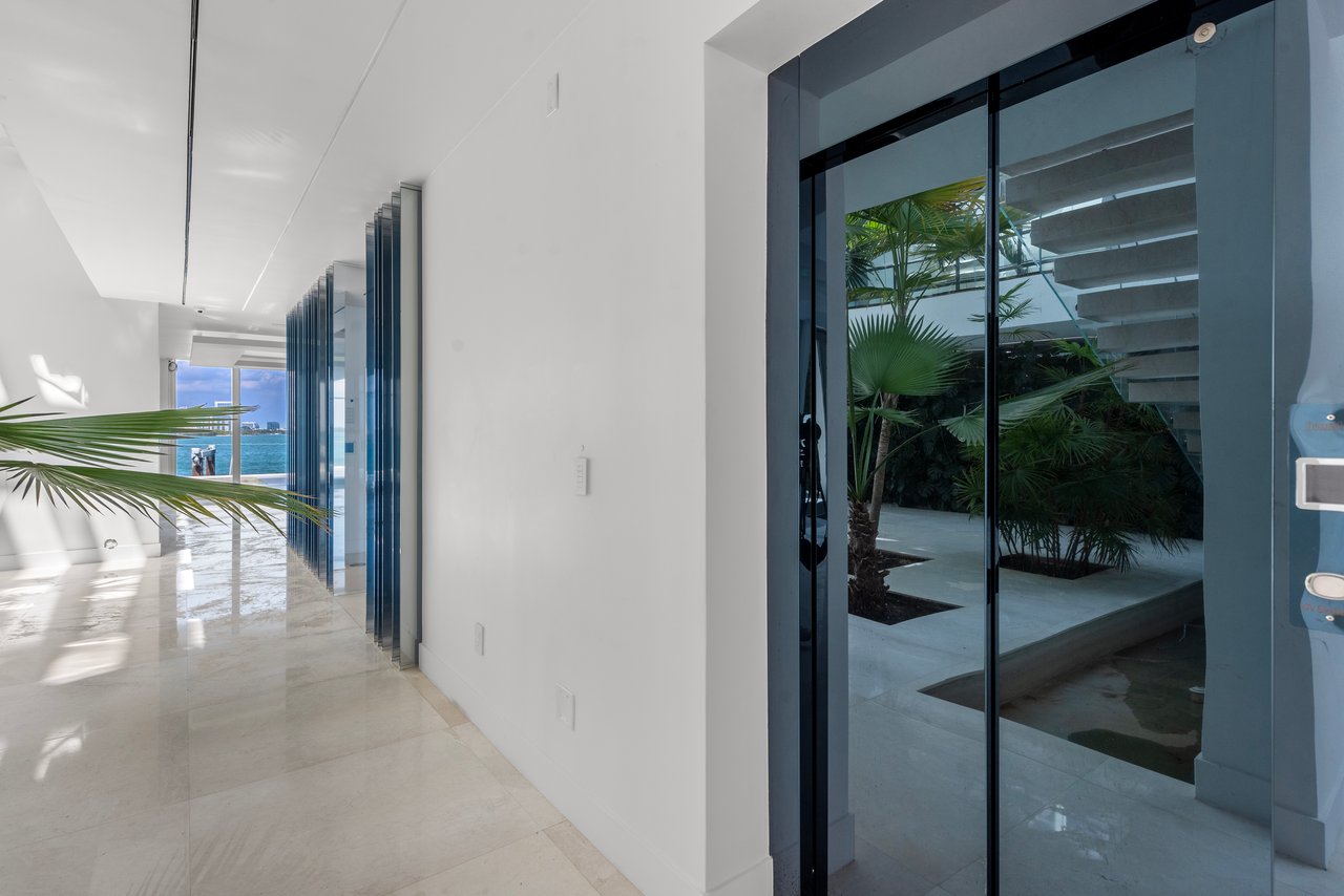 Mansion on N Venetian Way