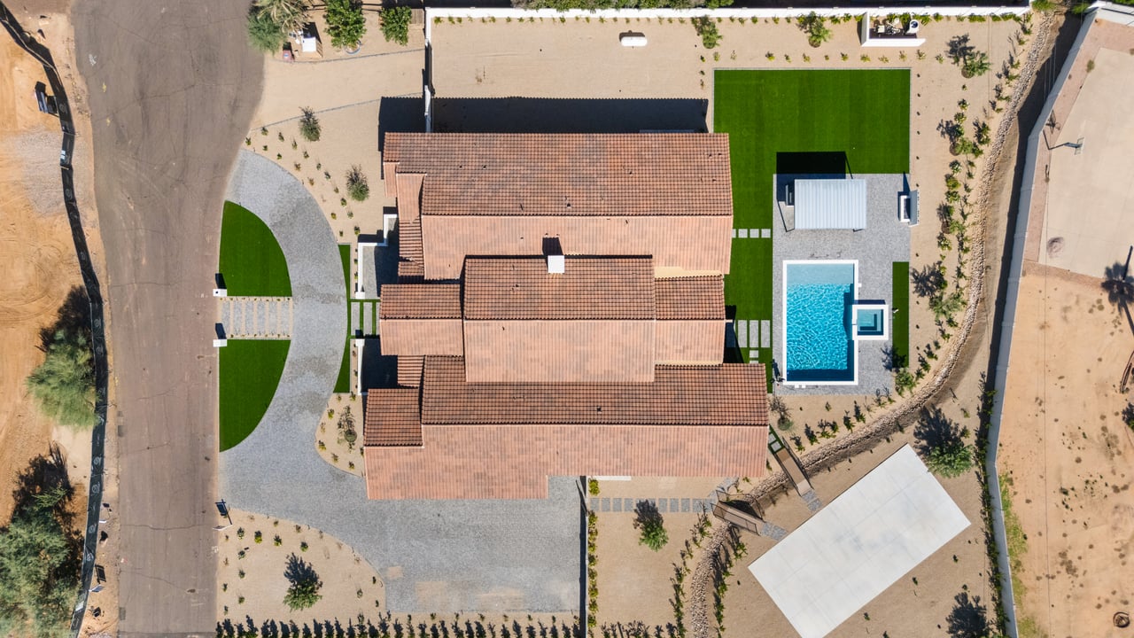 10809 North 82nd Place