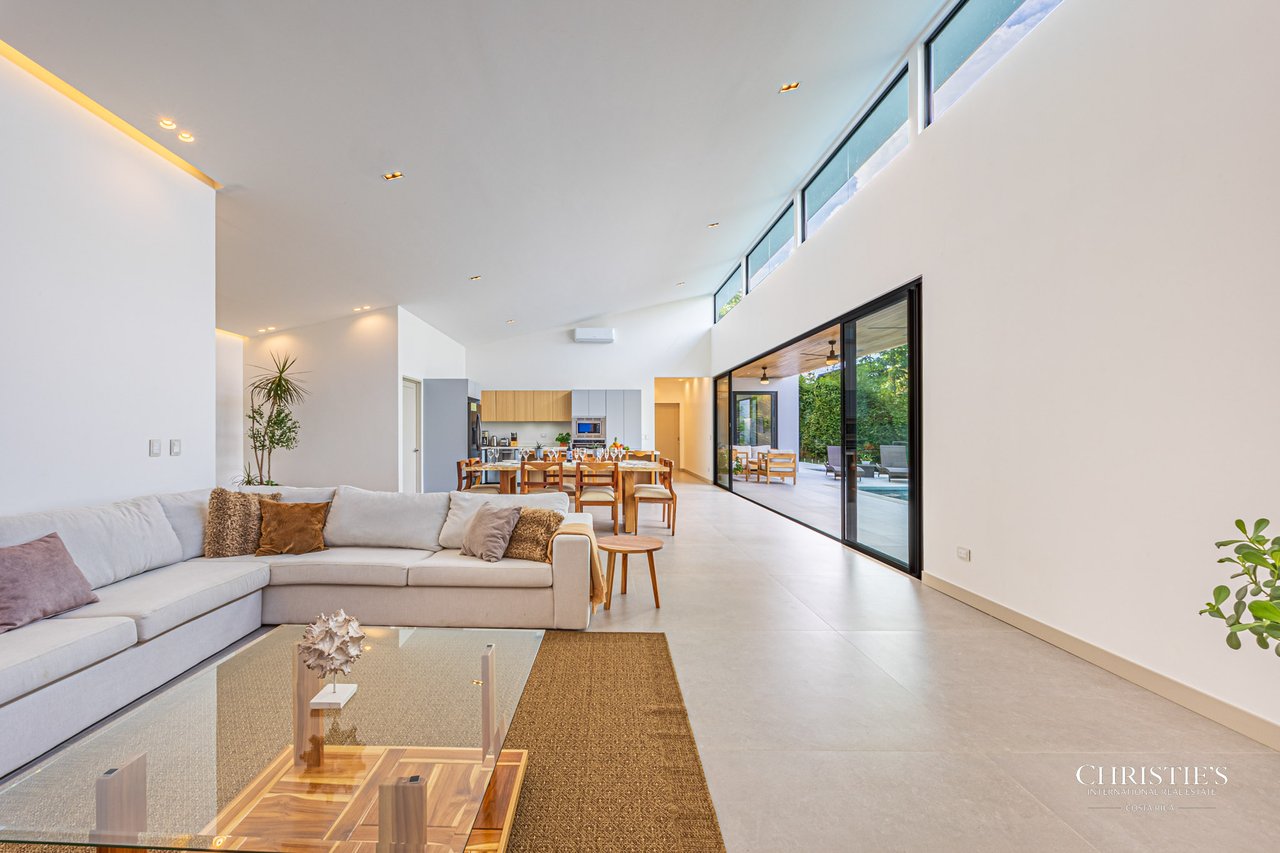 Casa Iguana Turnkey Tropical Paradise