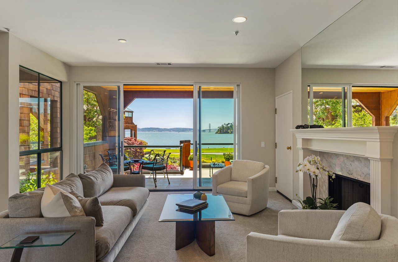 Luxury Condo with Sweeping Bay Views