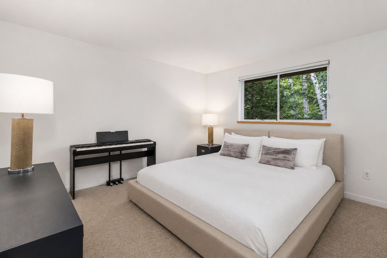 11 Russell Trail