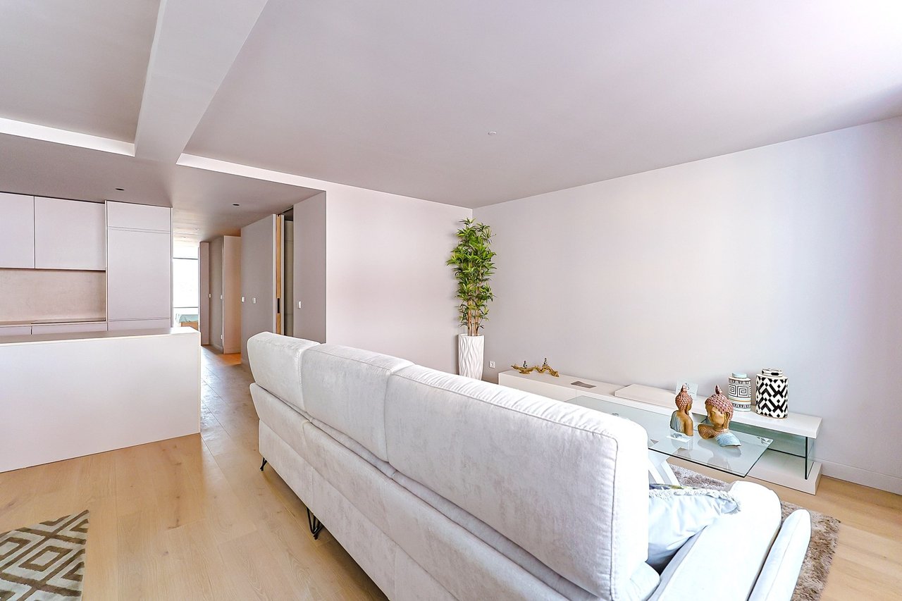Stylish 2-Bedroom Apartment in the Heart of Lisbon with Exceptional Amenities